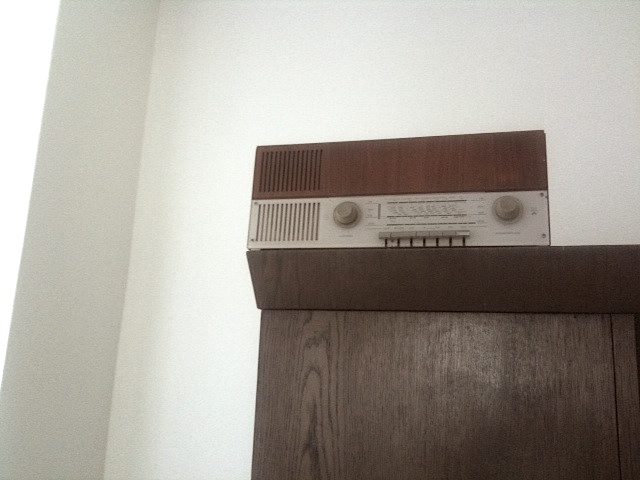 old-radio.jpg
